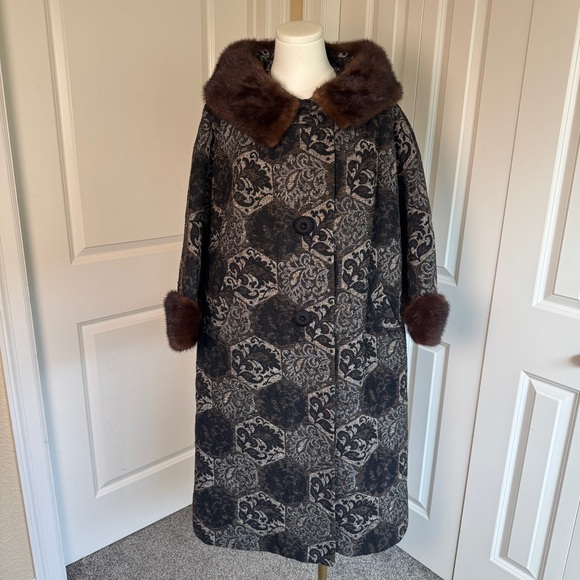 Jackets & Blazers - 1950s Vintage Tapestry Coat Real Fur Trim Elegant Winter Outerwear